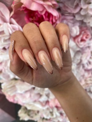 NAILS MASTER - קורס לק ג׳ל אונליין (דיגיטלי) - מניקור ג׳ל ומבנה אנטומי דרך הבית